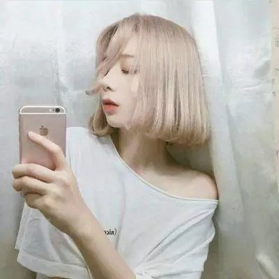 中间的房子